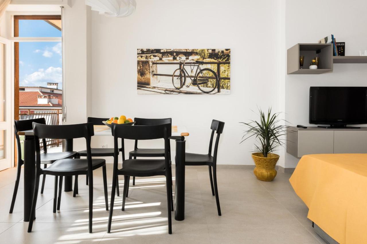 Civico40 Luminoso Appartamento Con Balconi E Garage Privato فيرونا المظهر الخارجي الصورة