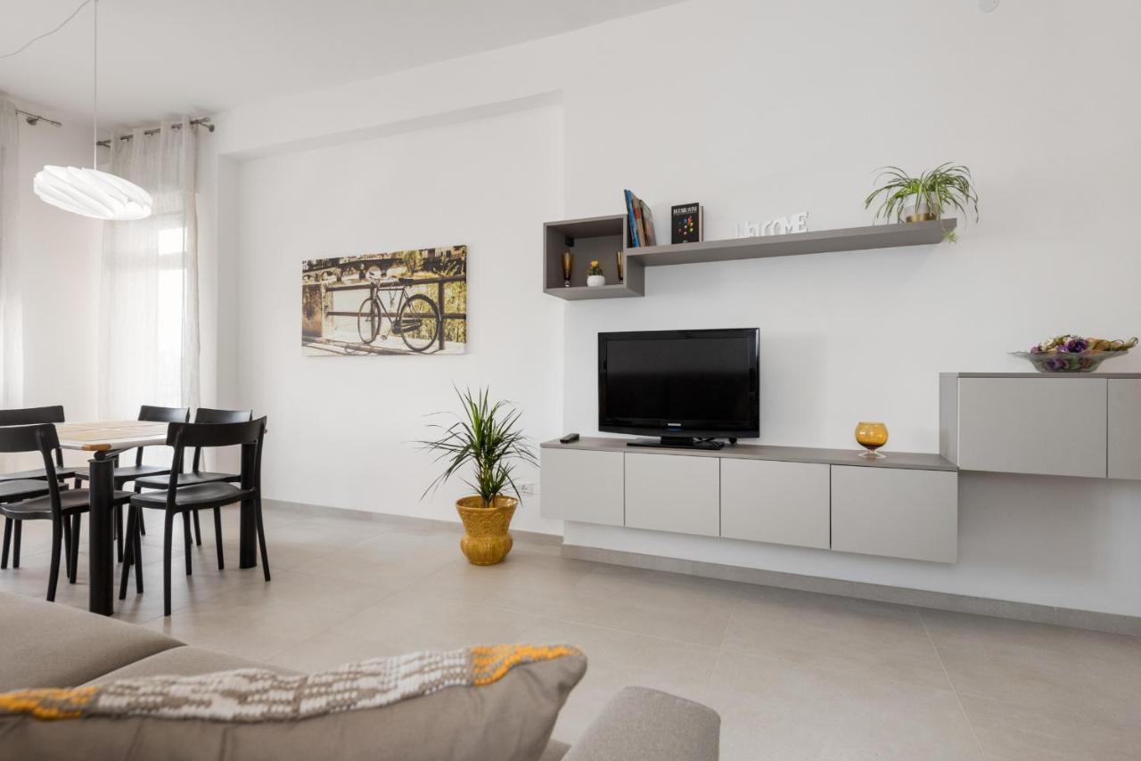 Civico40 Luminoso Appartamento Con Balconi E Garage Privato فيرونا المظهر الخارجي الصورة